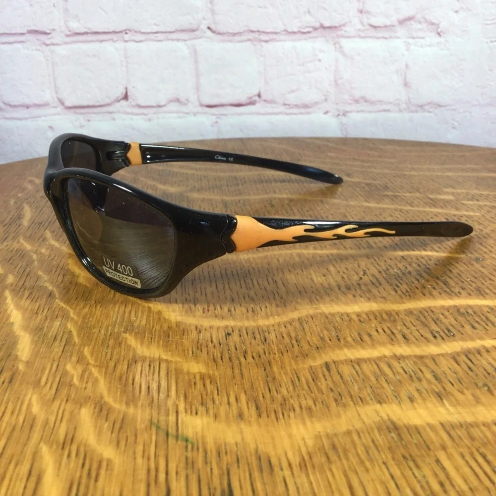 Black and Orange Frame Sunglasses - Picture 3 of 4